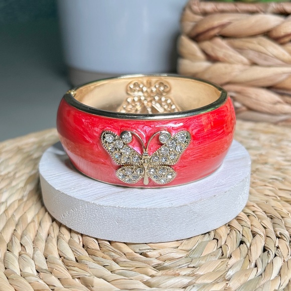 Delightful Crystal Butterfly Pink Enameled Wide Metal Clamper Bangle Bracelet. - Picture 7 of 14